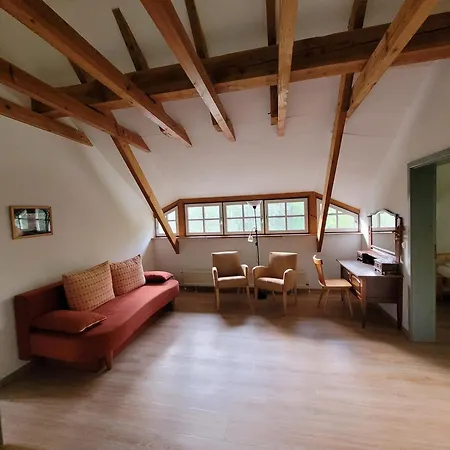 Apartman Im Kollhof - Ruhe Und Im Sueden Ruegens Putbus